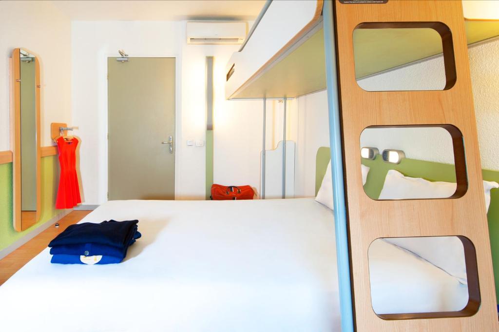 Hotel Ibis Budget Aix Les Bains - Gresy Exterior foto