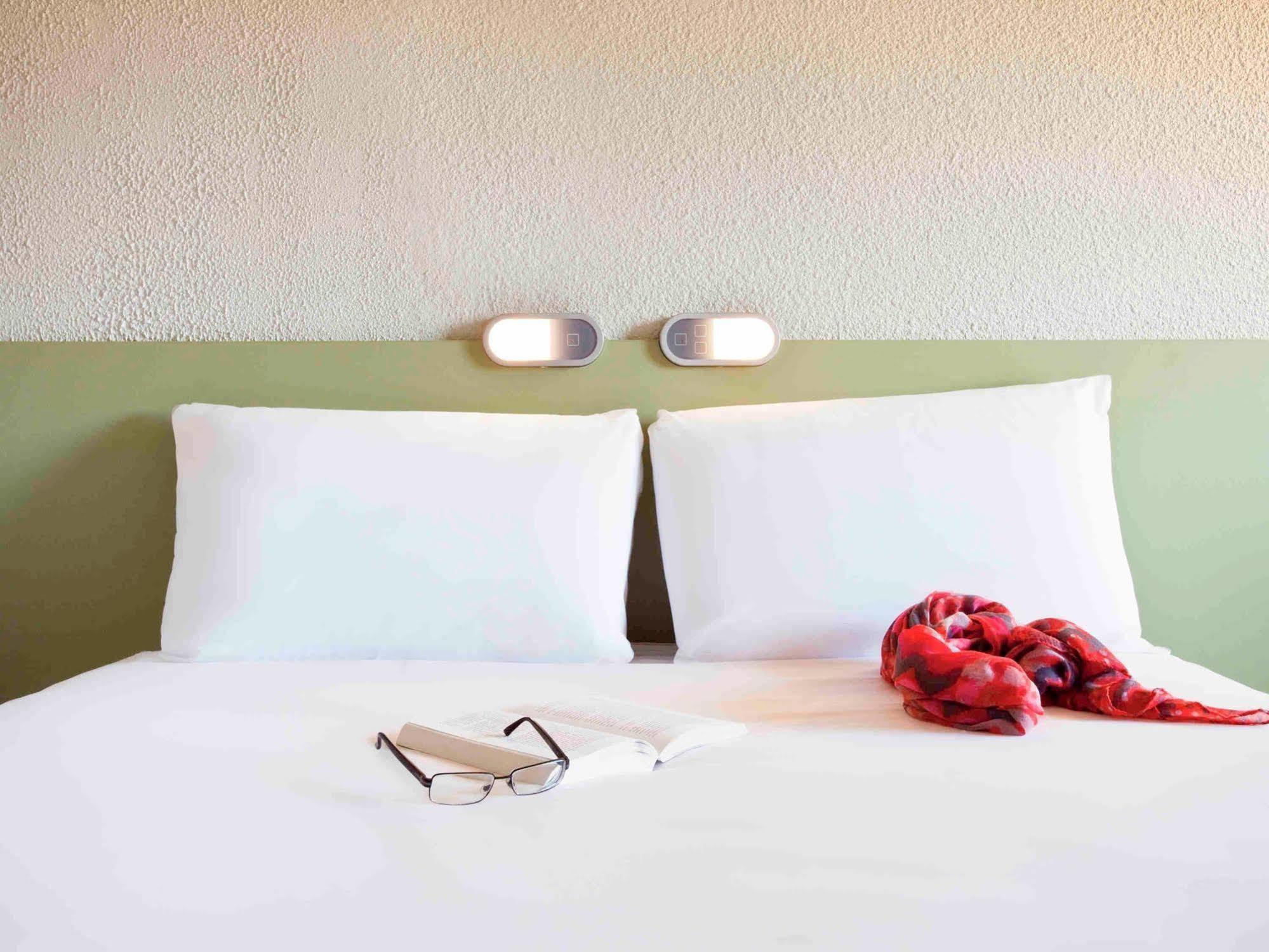 Hotel Ibis Budget Aix Les Bains - Gresy Exterior foto